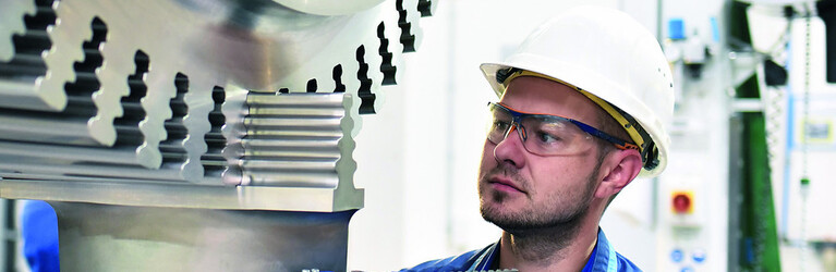 technician in mechanical engineering, construction of gas turbin